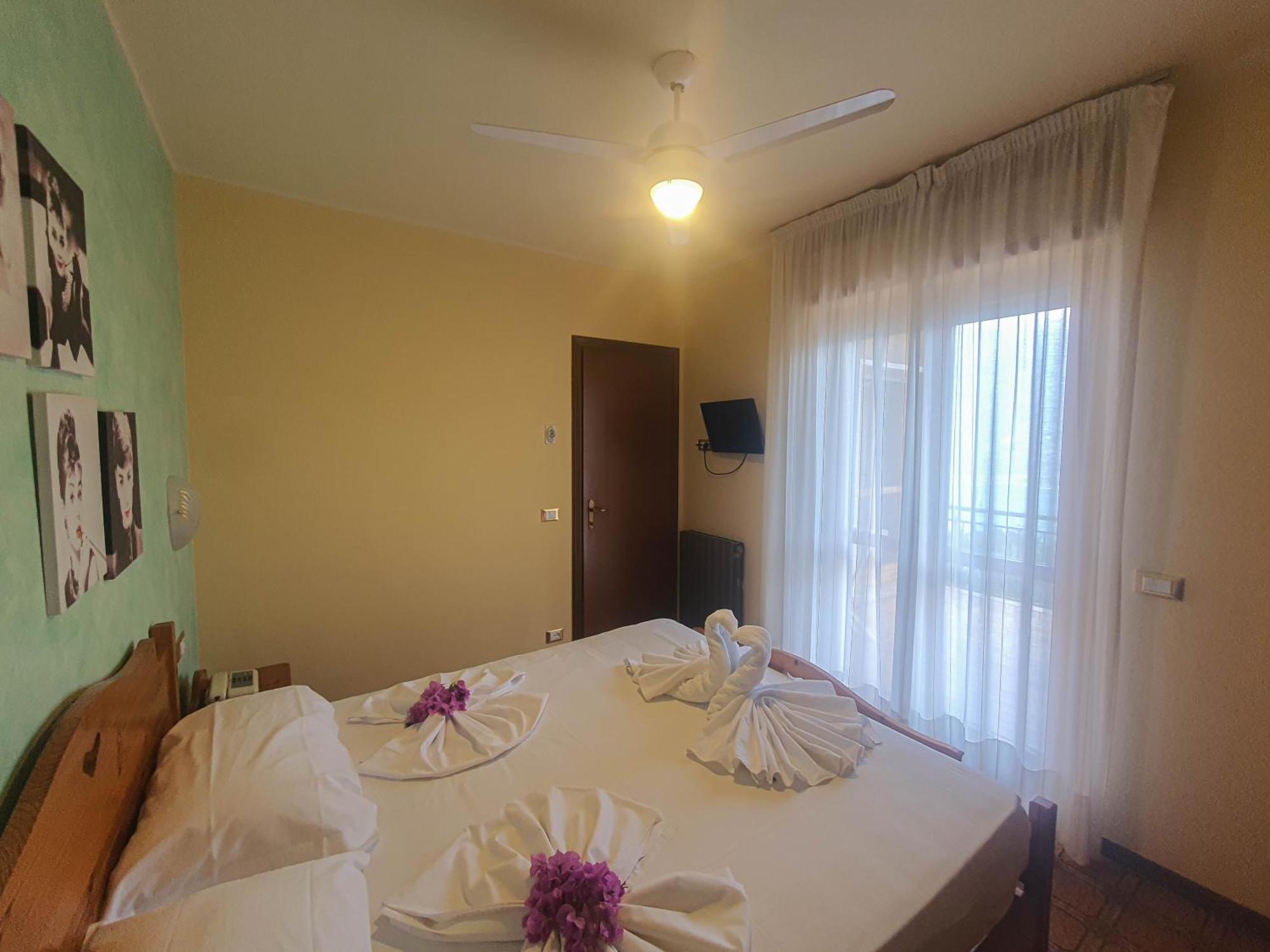 Residence Hotel Maxi Limone sul Garda Rum bild