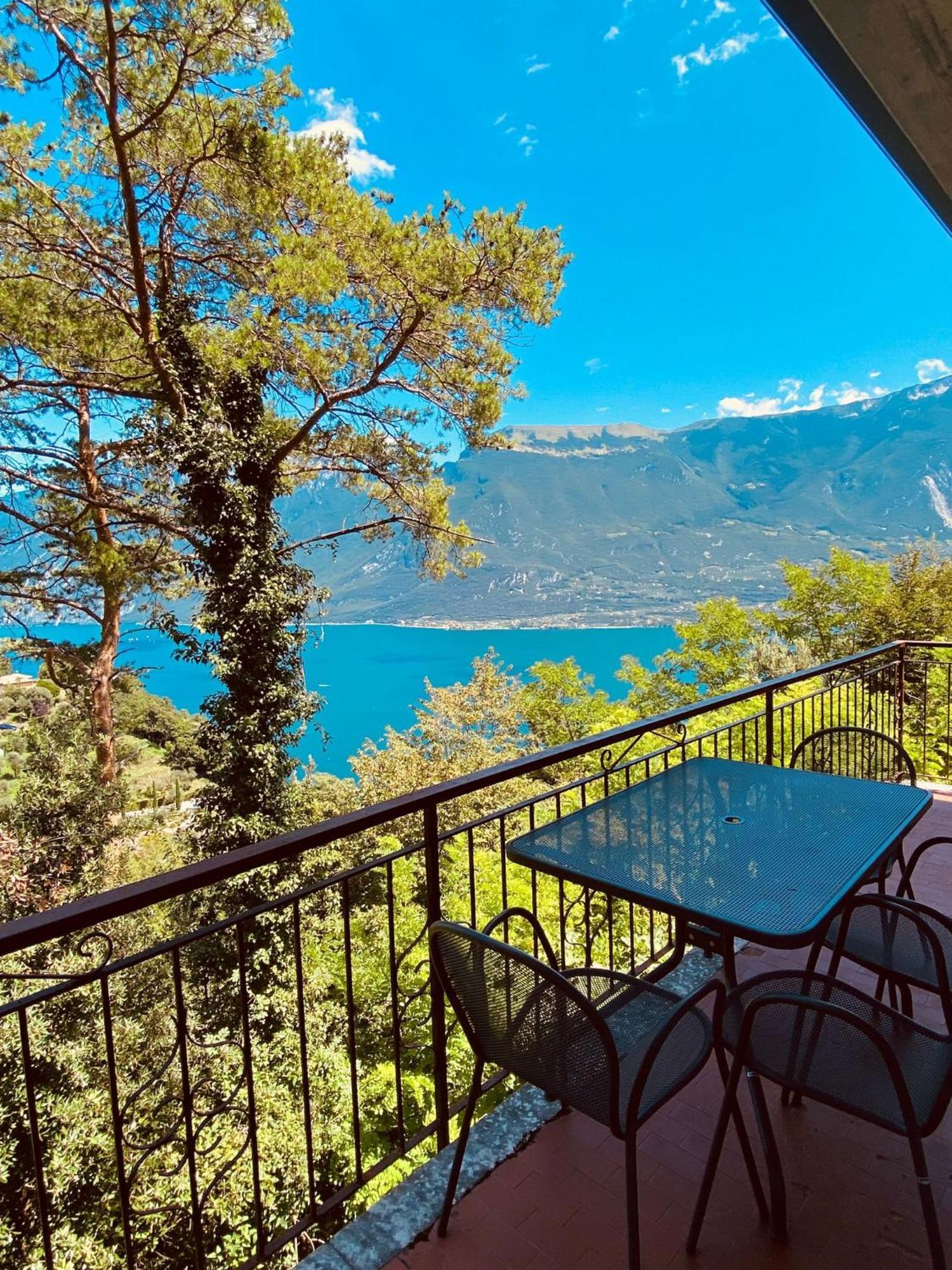 Residence Hotel Maxi Limone sul Garda Exteriör bild