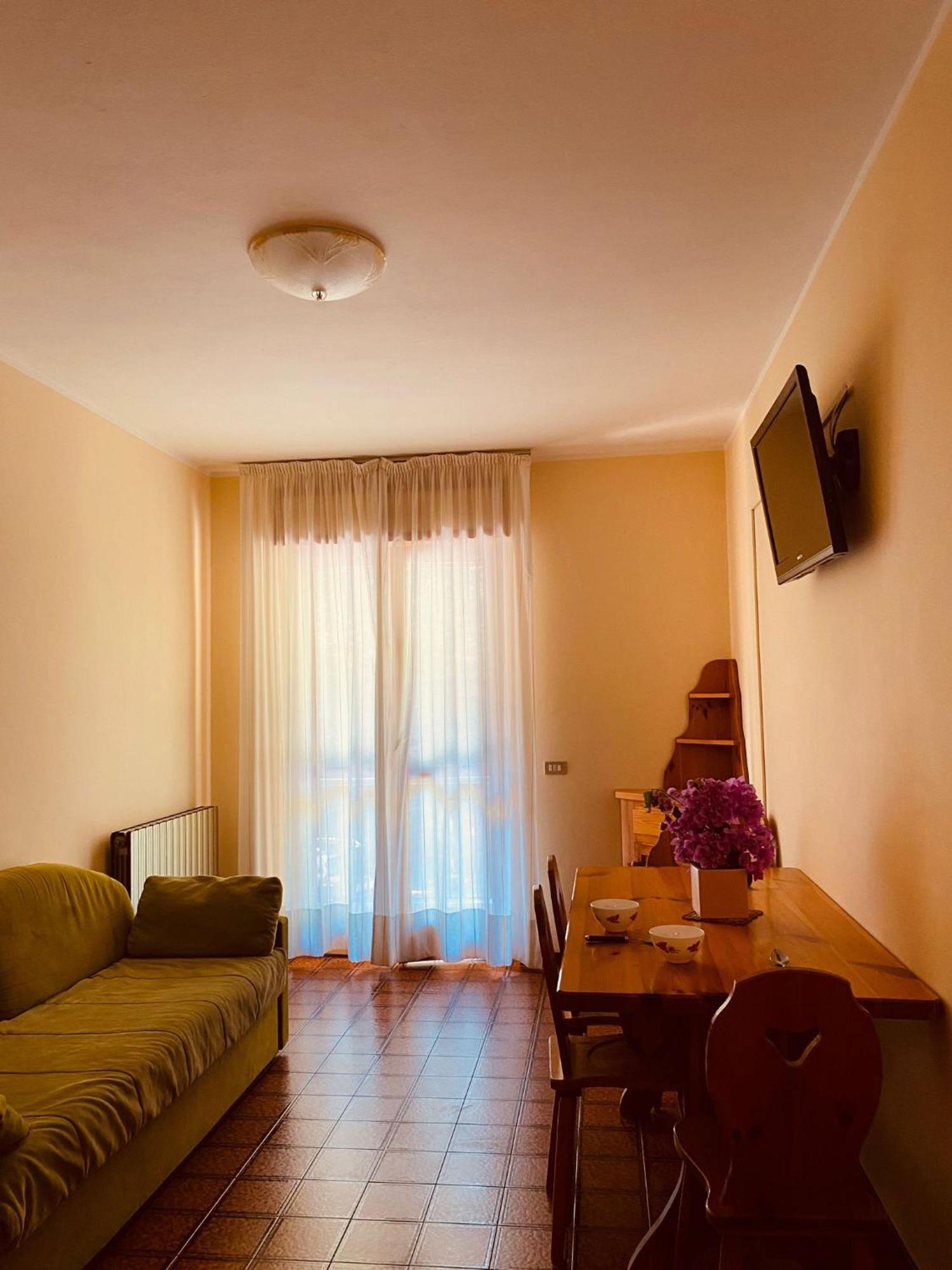 Residence Hotel Maxi Limone sul Garda Rum bild