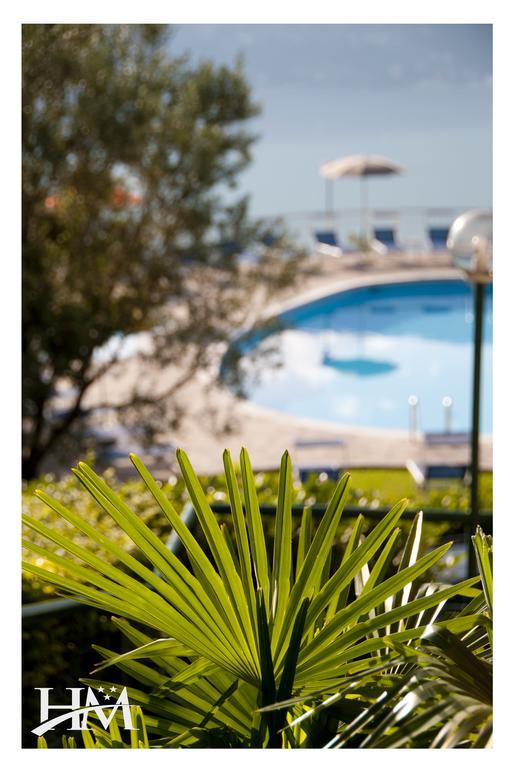 Residence Hotel Maxi Limone sul Garda Exteriör bild
