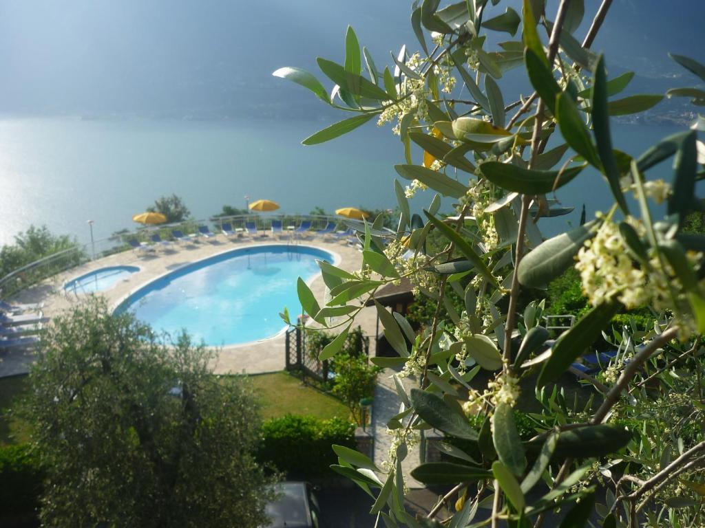 Residence Hotel Maxi Limone sul Garda Exteriör bild