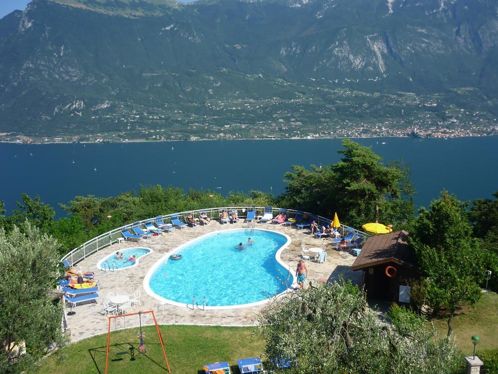 Residence Hotel Maxi Limone sul Garda Exteriör bild