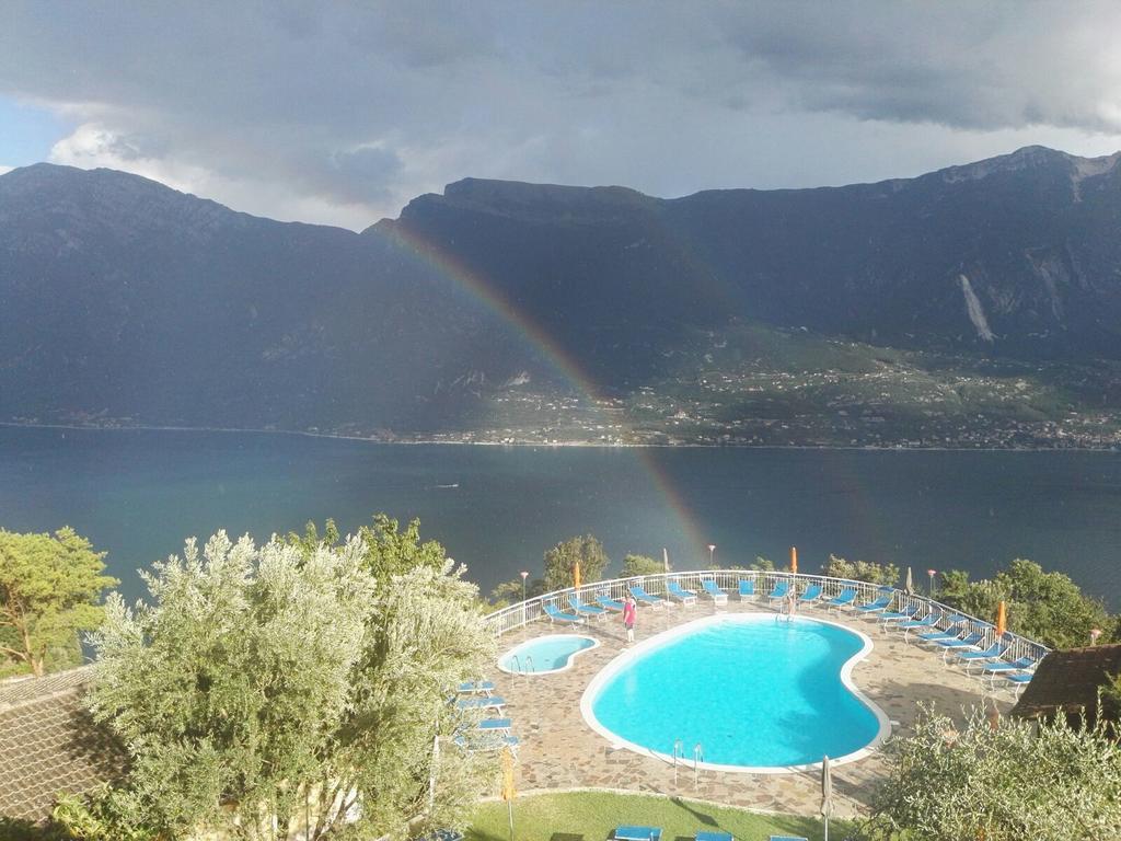 Residence Hotel Maxi Limone sul Garda Exteriör bild