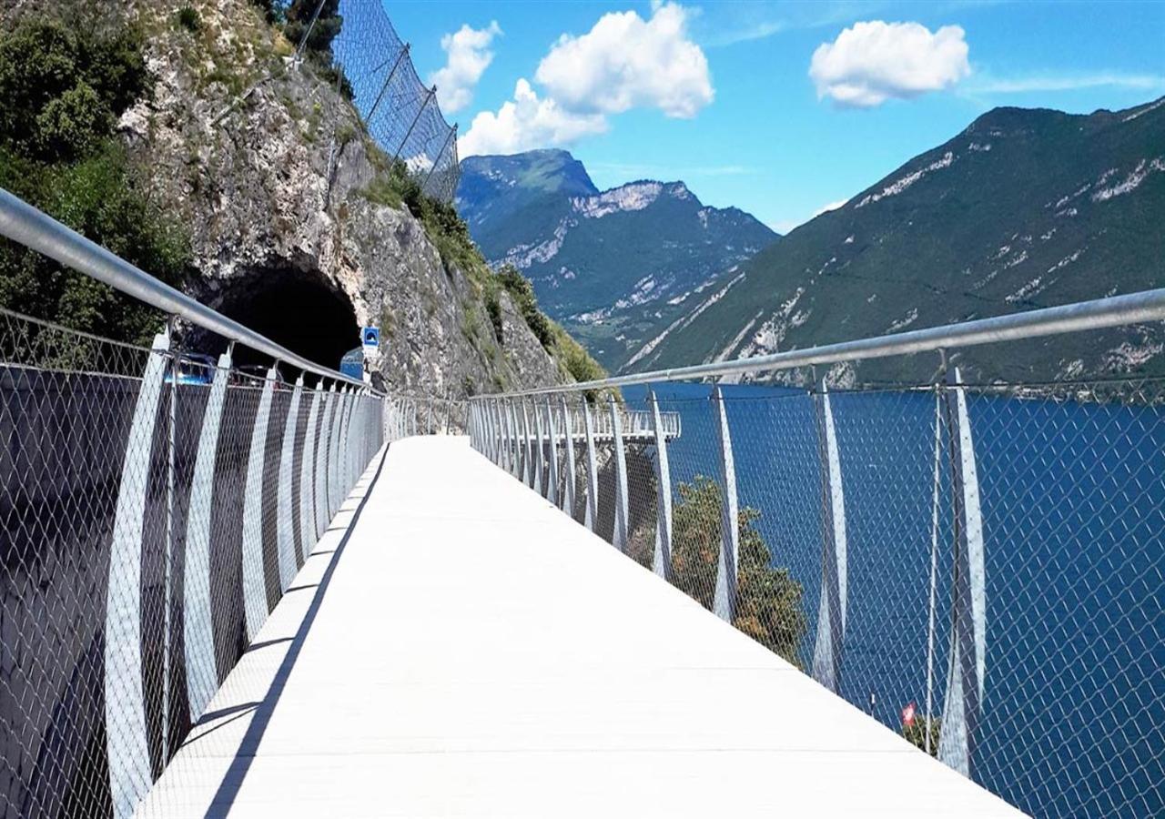 Residence Hotel Maxi Limone sul Garda Exteriör bild