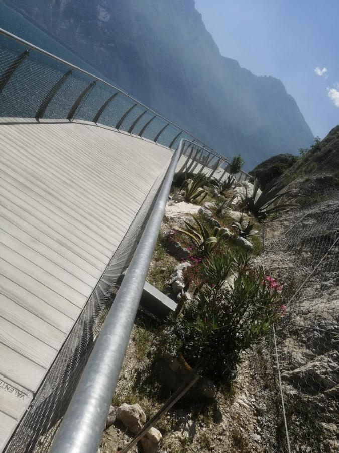 Residence Hotel Maxi Limone sul Garda Exteriör bild